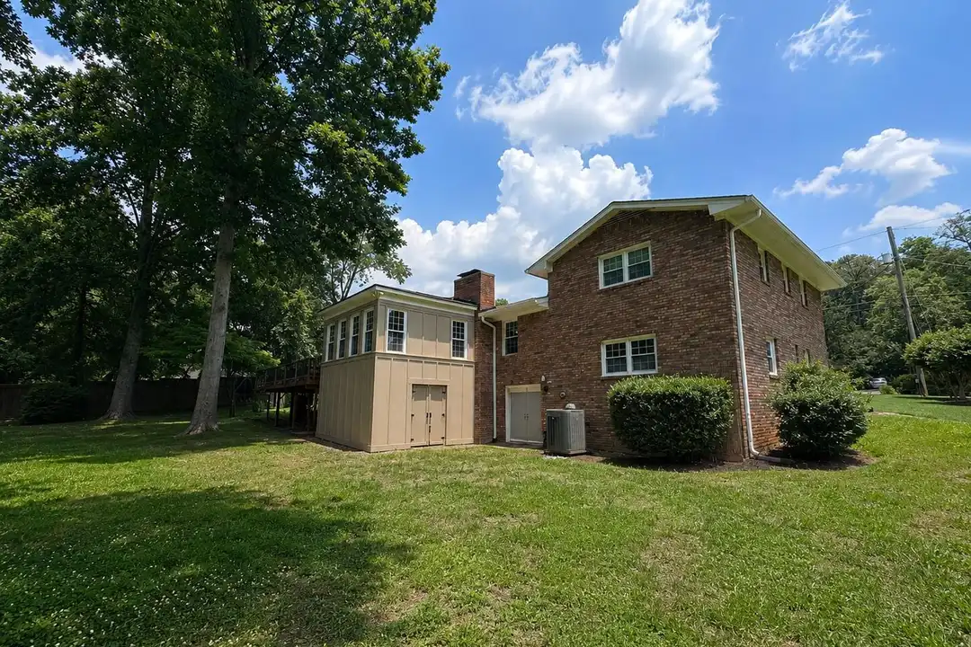 2653 Club Valley Dr NE - View 6