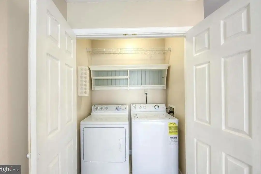 5678 Sutter Ln - View 2