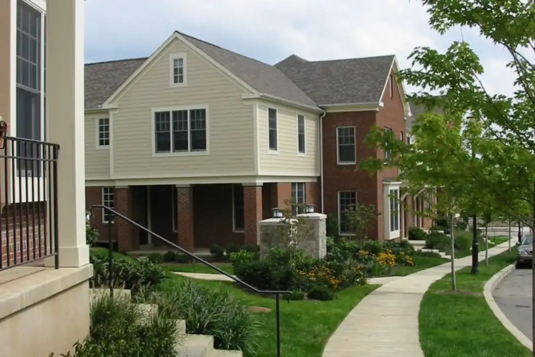 1876 Parkview Blvd – photo 1