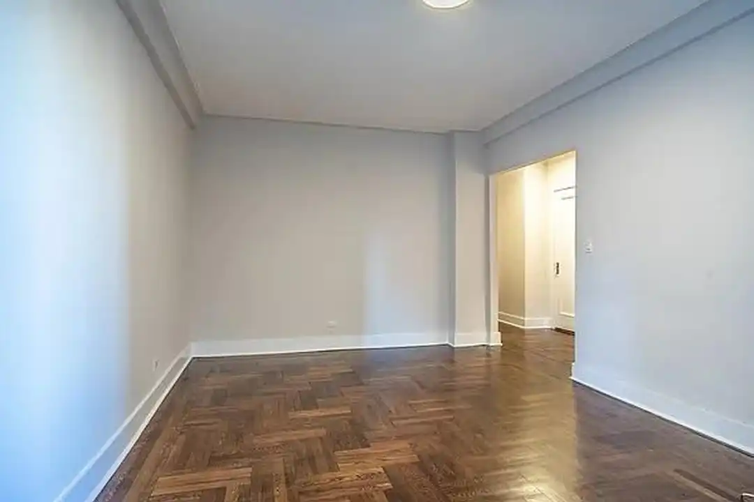 698 West End Ave unit 6C – pohled 2