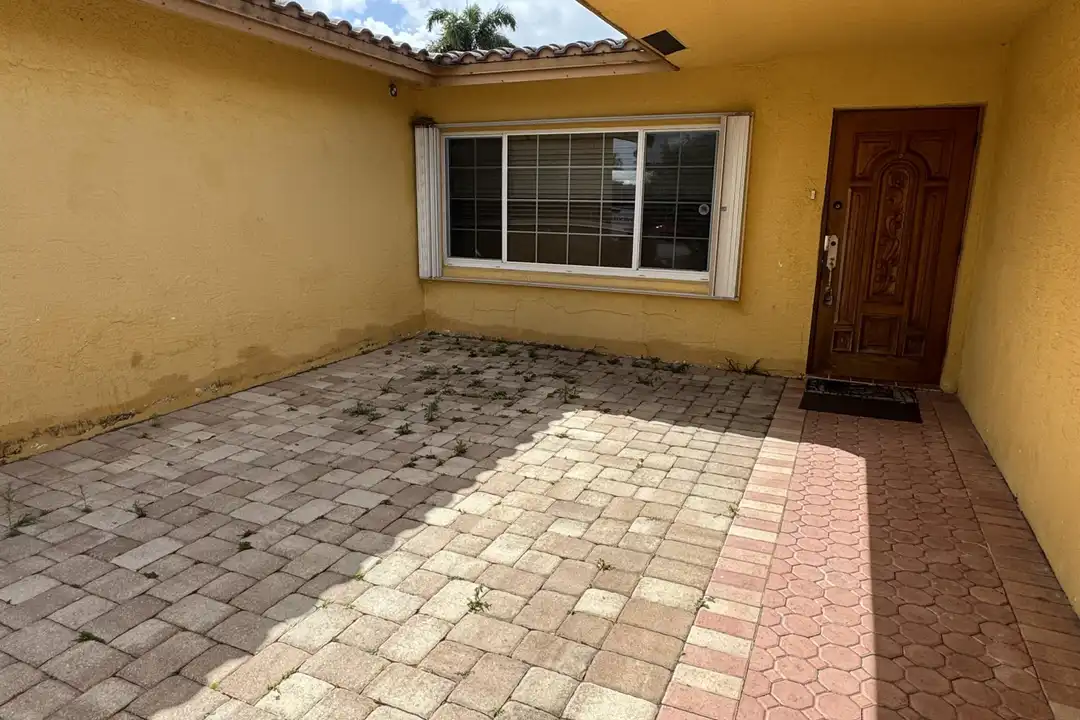 2180 NW 93rd Ave - View 3