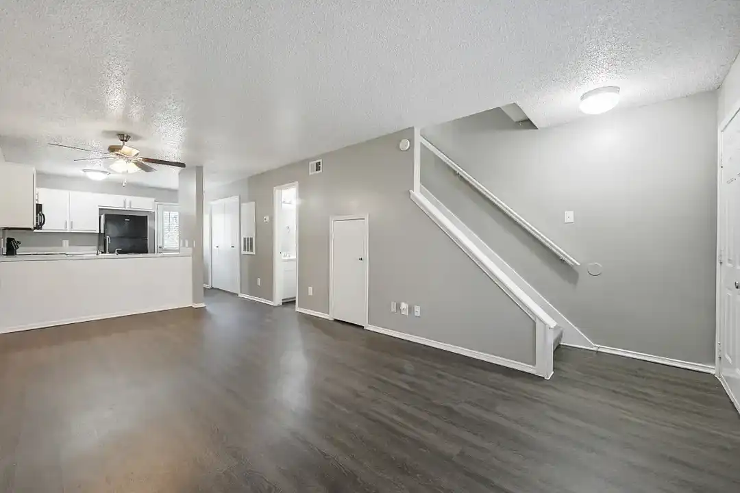 Highland Oaks - View 4