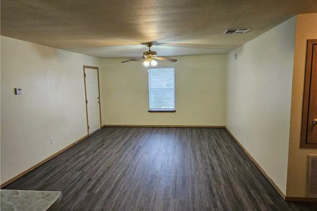 616 Sadie Ln - View 4