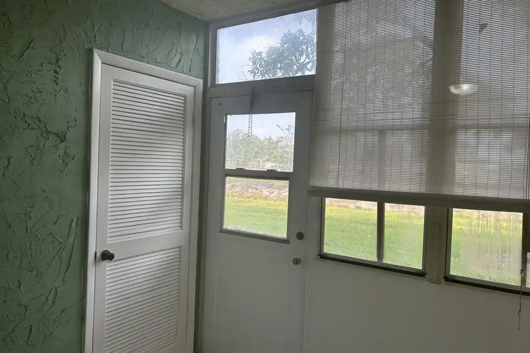729 Lori Dr #101 - View 5