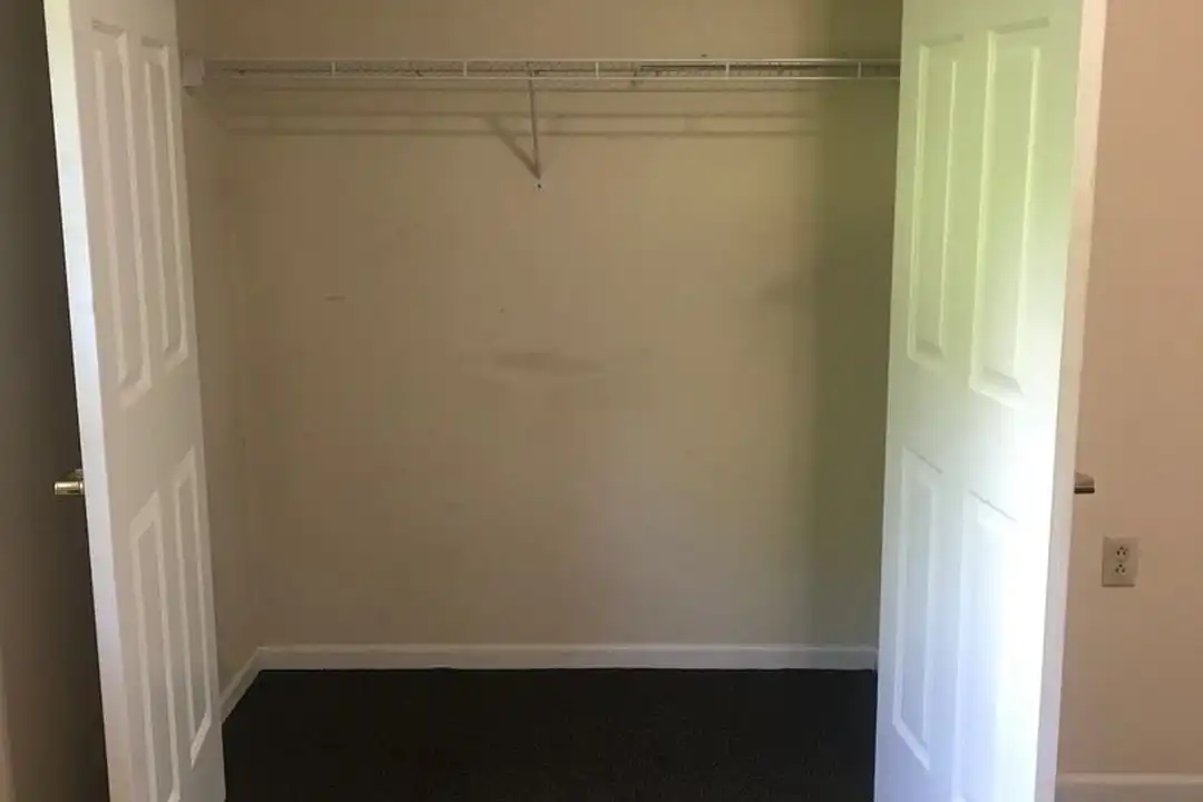 6 Hartwell Ct unit 6-12 – photo 1 of 11