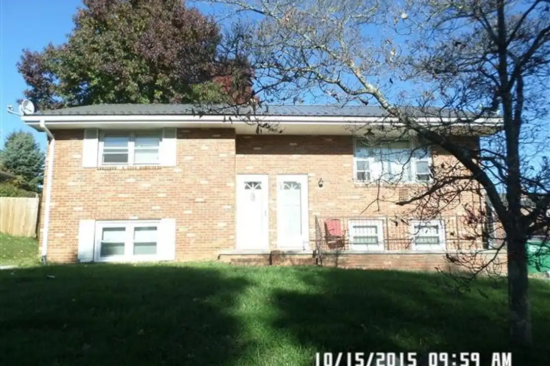 487 2nd St – photo 1 of 15