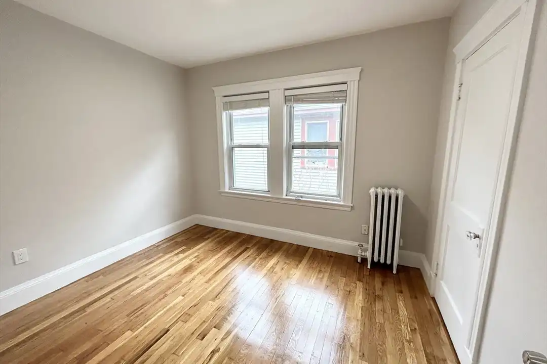 Apartment in Mission Hill - More