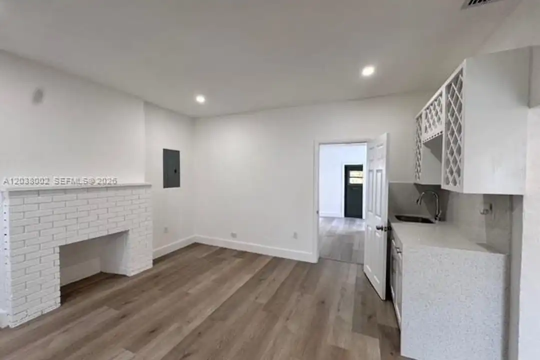 4783 NW Flagler Terrace - View 5