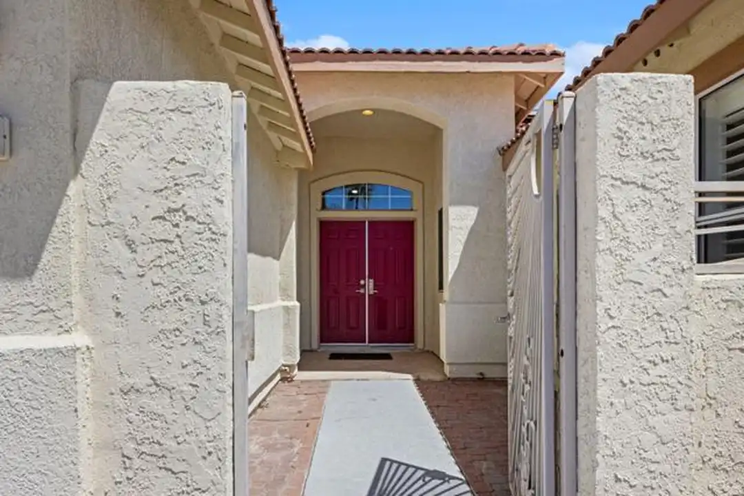 37762 Drexell Dr - View 5