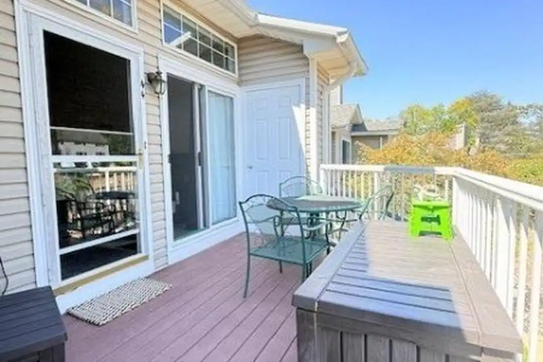 44 Spruce Ct - View 3