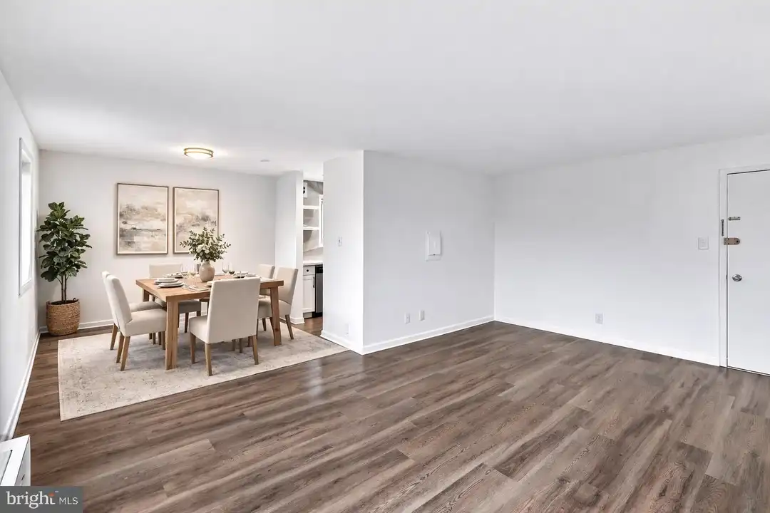 4570 MacArthur Blvd NW #208 - View 4