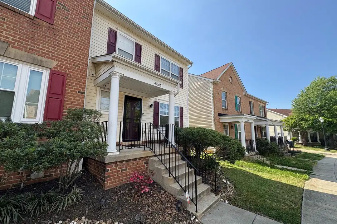 4005 Blakney Ln SE - View 2