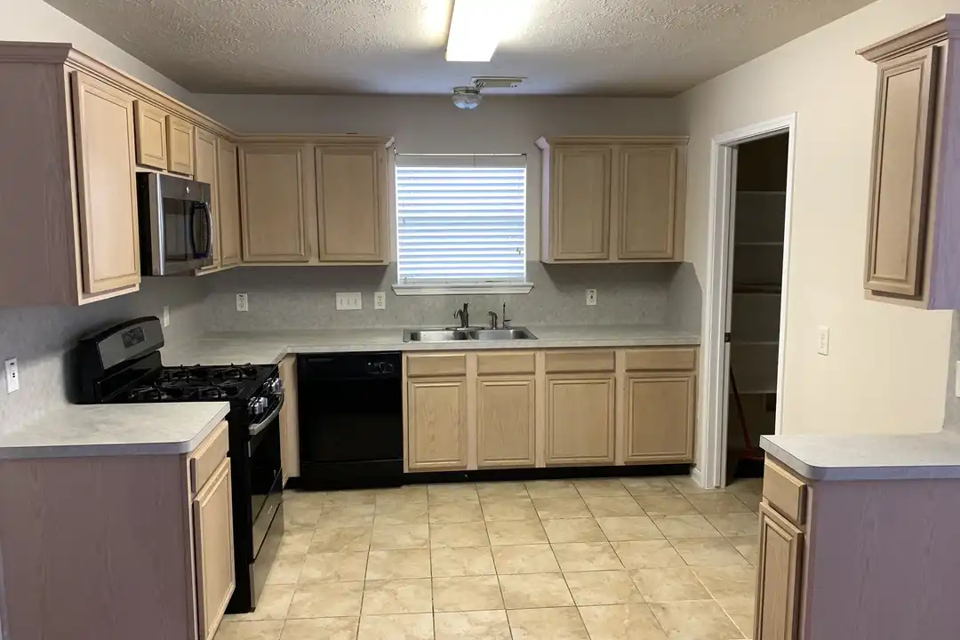 House in Houston - View 5