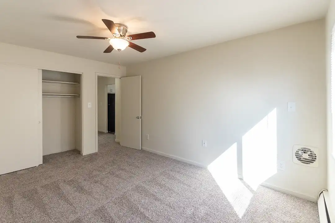 Blue Grass Manor – photo 1 of 84