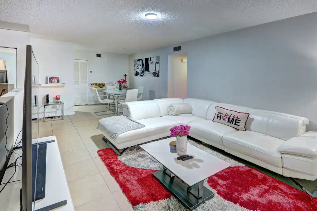 304 Gardens Dr - View 6