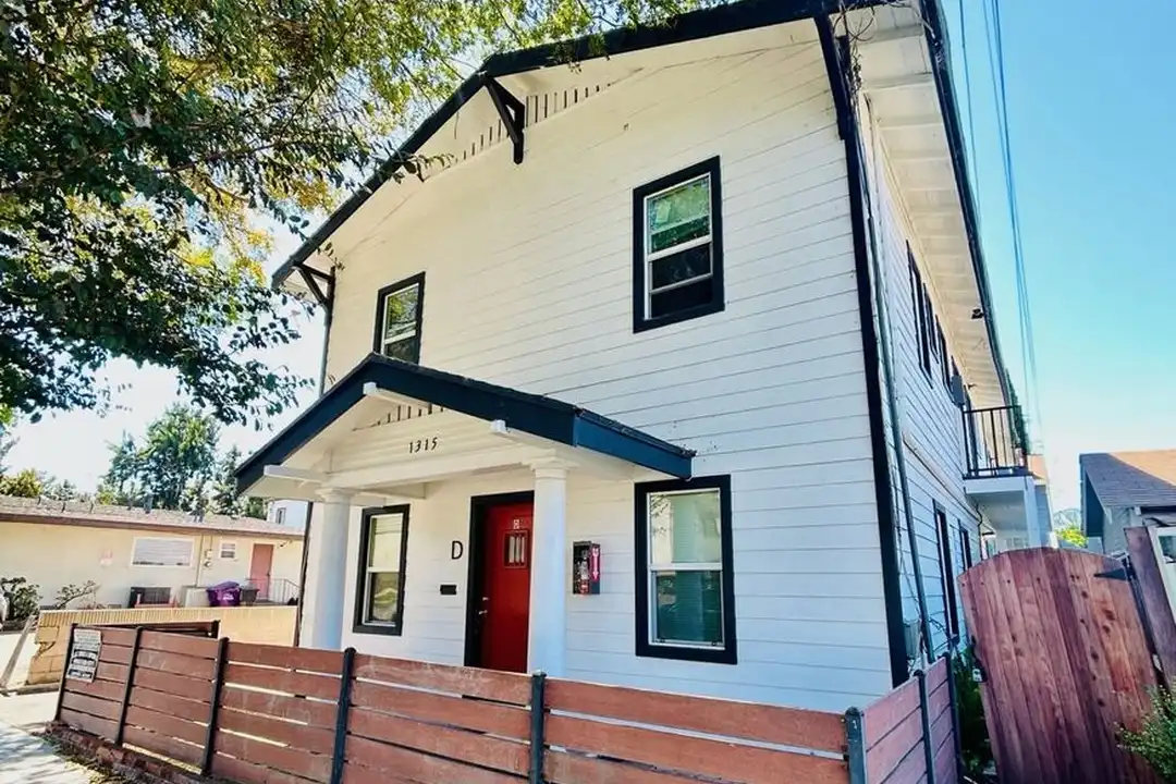 1315 Park Ave unit D – photo 1