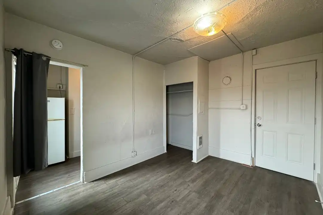 3018 E Everett Ave unit A201 – photo 1 of 8