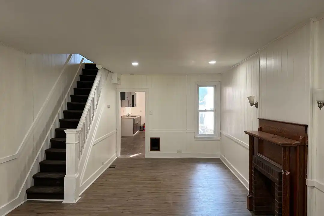512 1/2 N Charlotte St - View 3