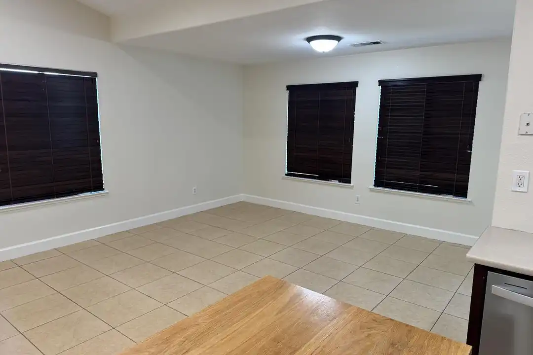 3855 Ramin Dr - More