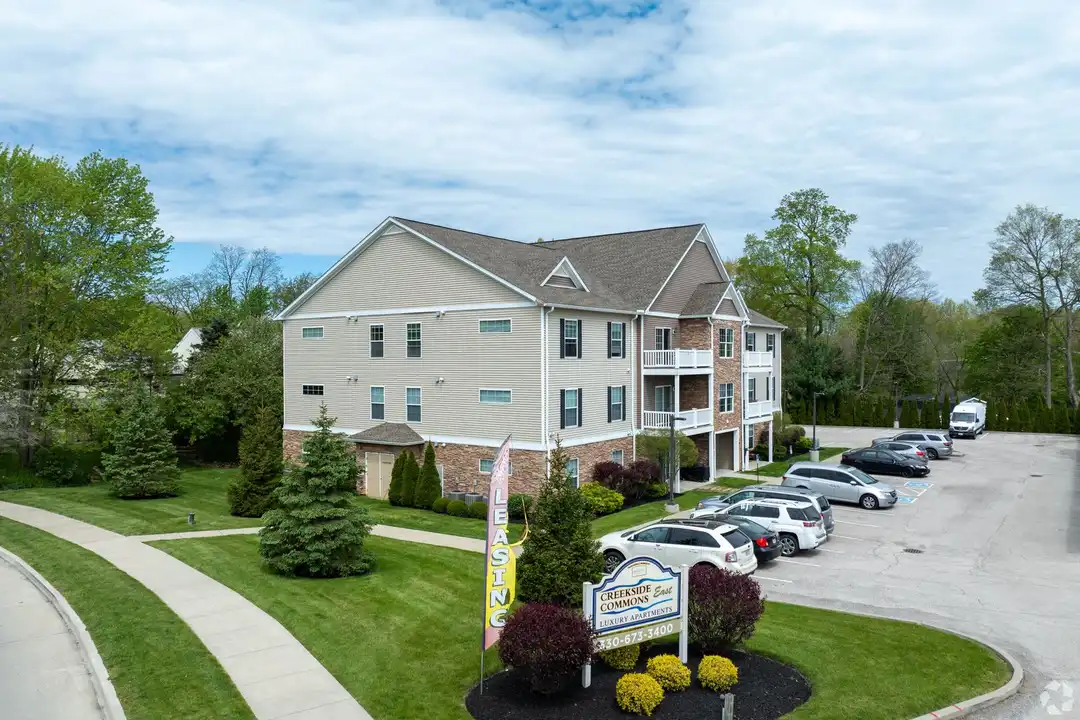 401-407 Pleasant Meadow Blvd unit 401-104 – photo 1