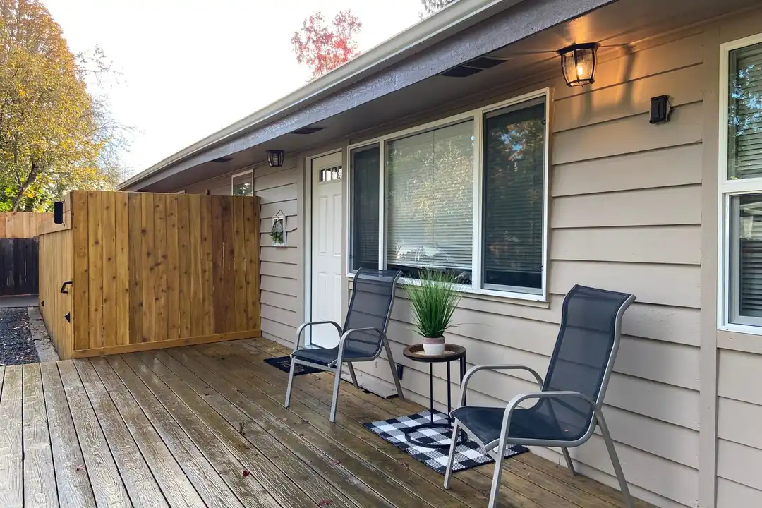 Apartment in Eugene - View 2