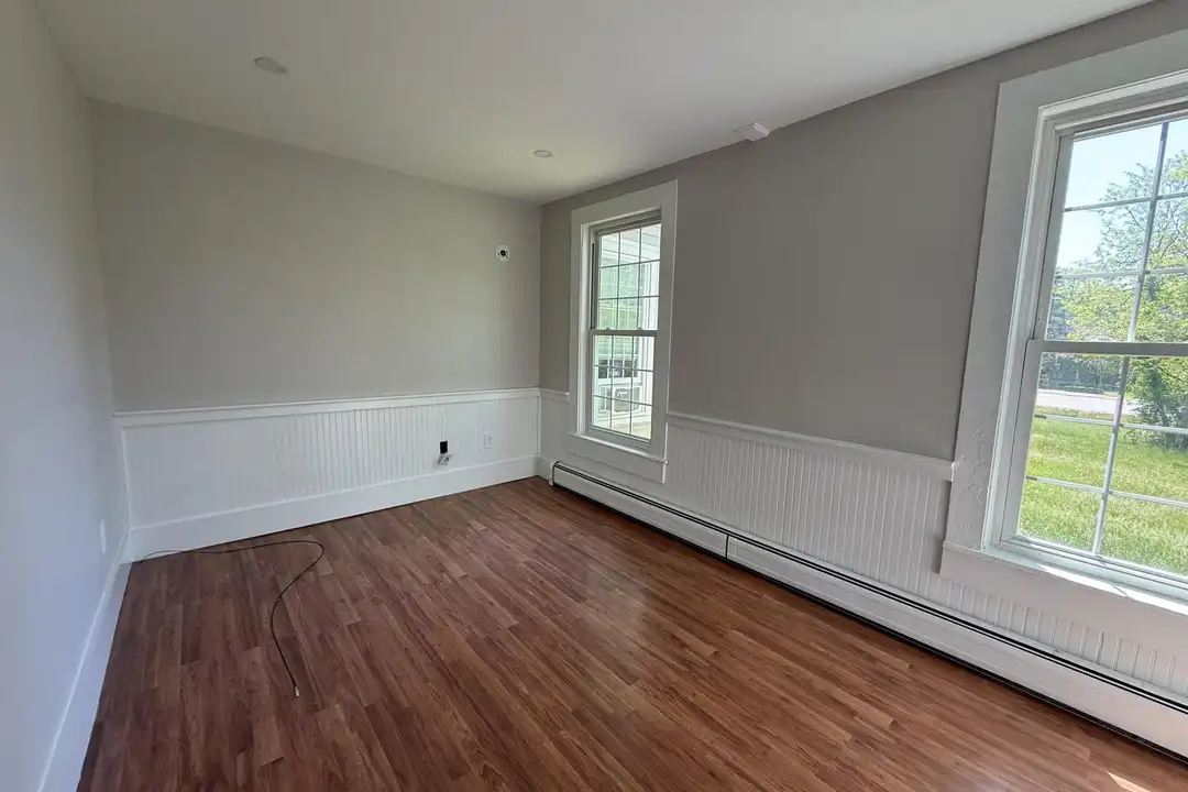 52 Lincoln St #C - More