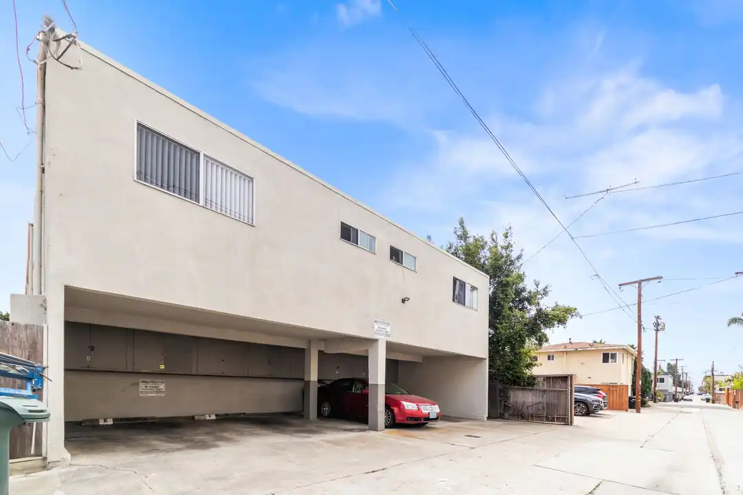 1820 Grand Ave unit H - More