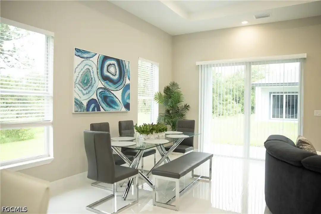 1226 Chrisholm St - View 2