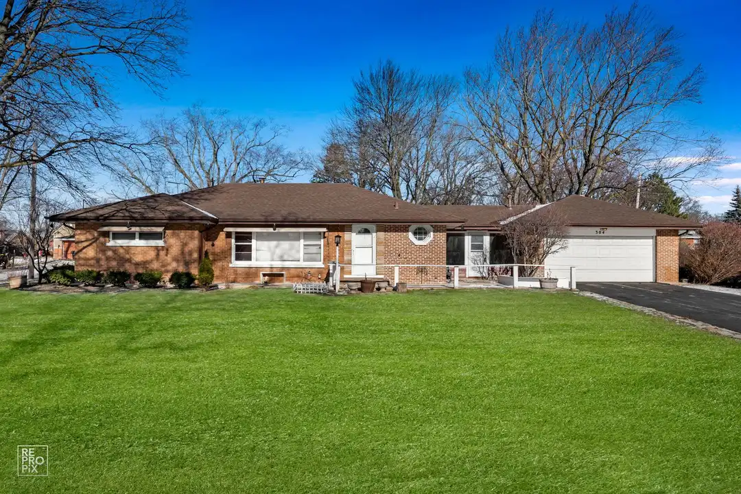 304 W Golf Rd – photo 1