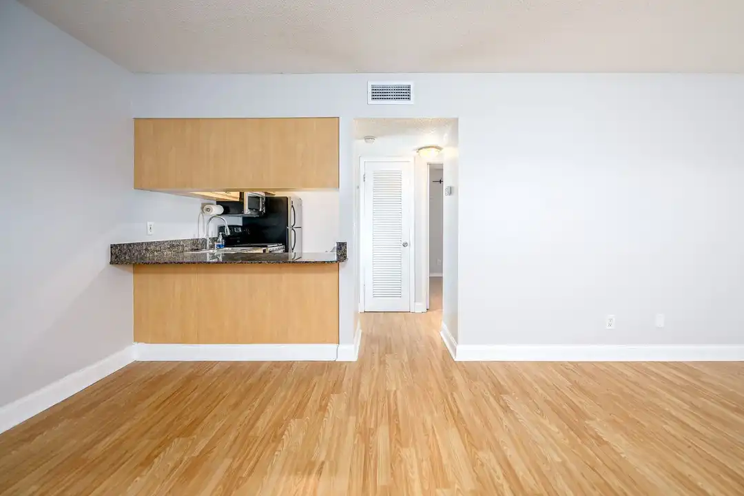 120 S Church Ave – pohled 5