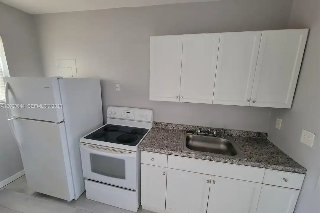 1720 NW 1st Pl #1 - View 5