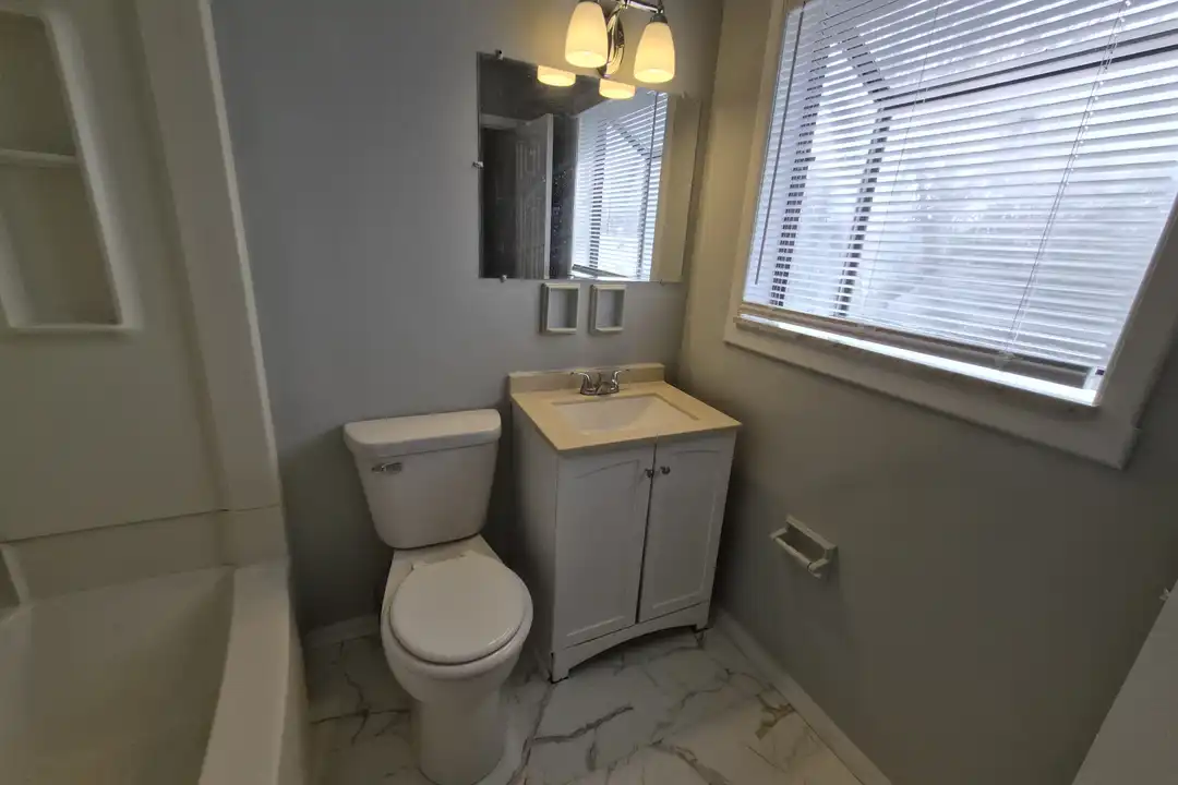 3747 Ireland Dr - View 4