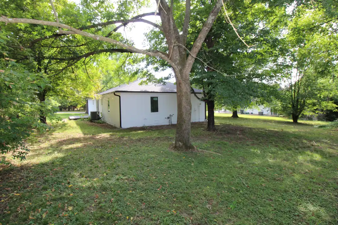 50 E 7th St - More