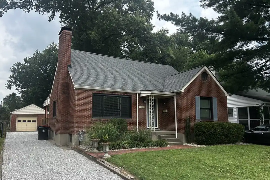 2421 Clarendon Ave – photo 1