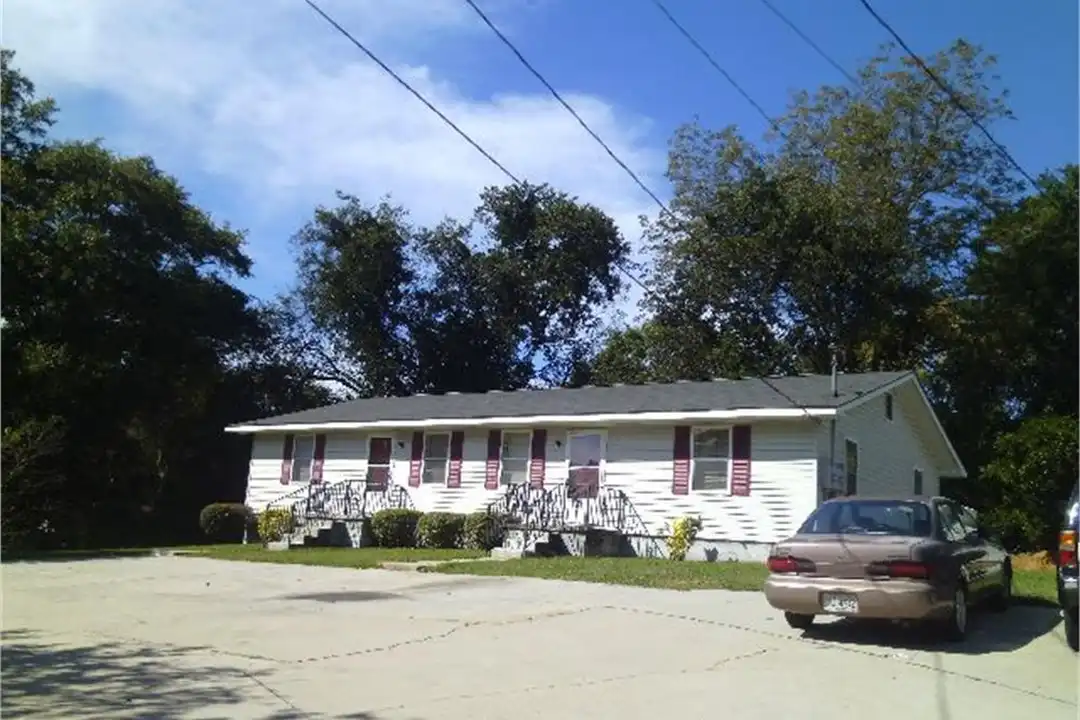 1001 W Hancock St unit B – photo 1 of 13