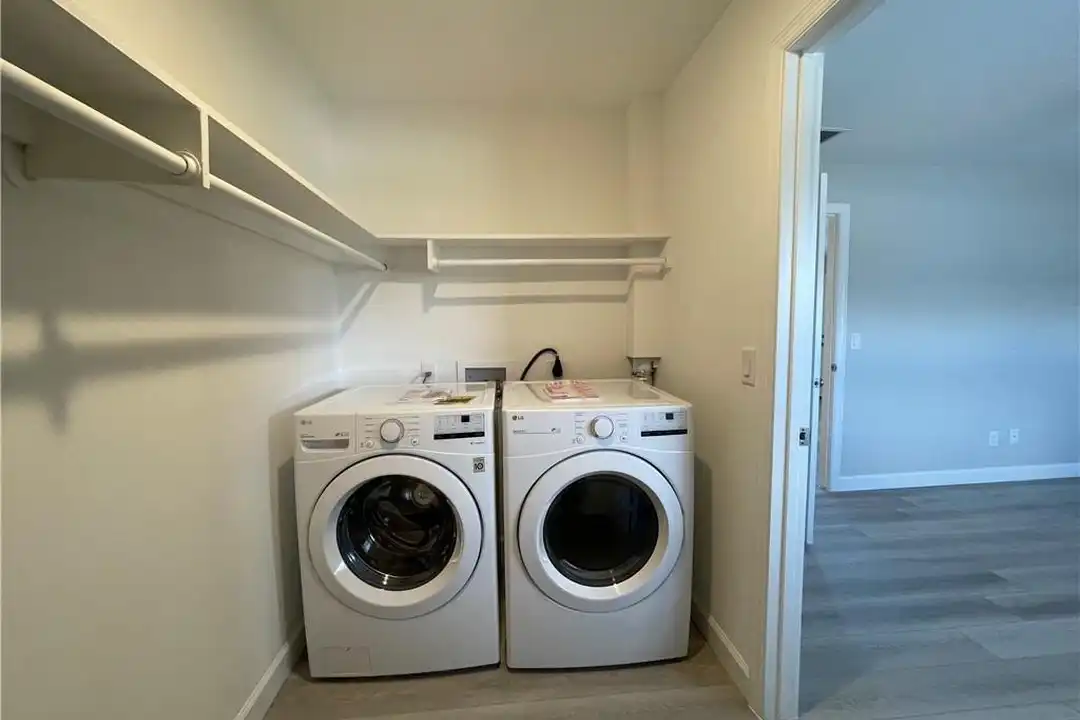 661 Hernando St #4 - View 6