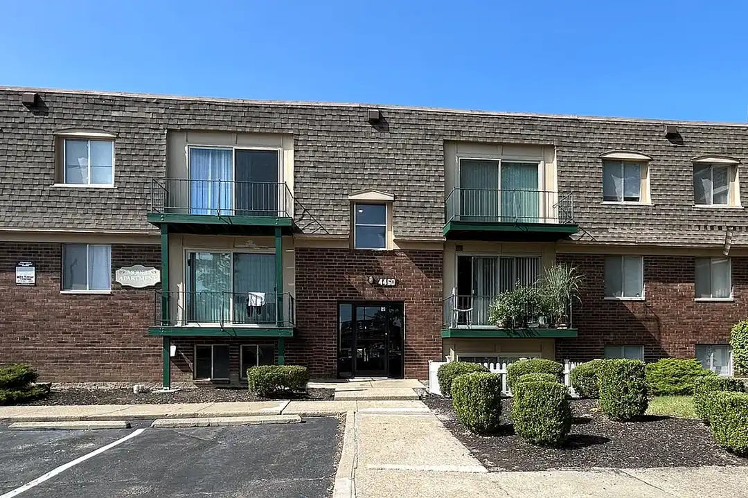 Delshire Apartments - 4463 Glenhaven Rd - Cincinnati, OH | Rent.