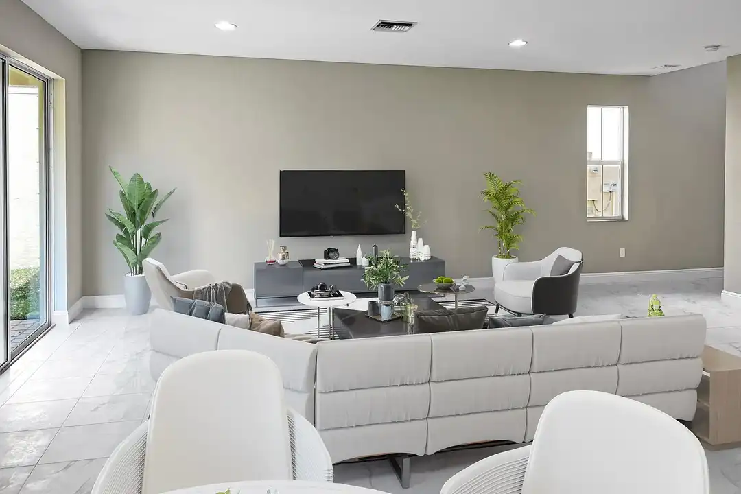 Apartment in Port Saint Lucie - More