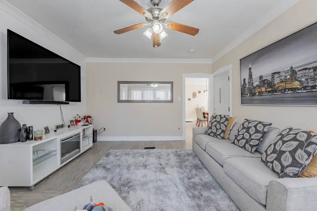6429 S Richmond St unit 1 - View 4