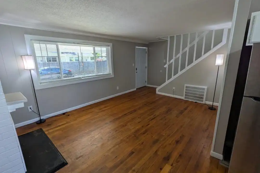 121 Nesper Rd - View 3