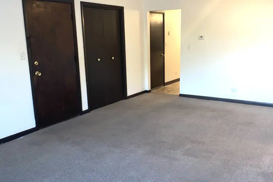 4 Lippincott Rd unit 1N – photo 1 of 6