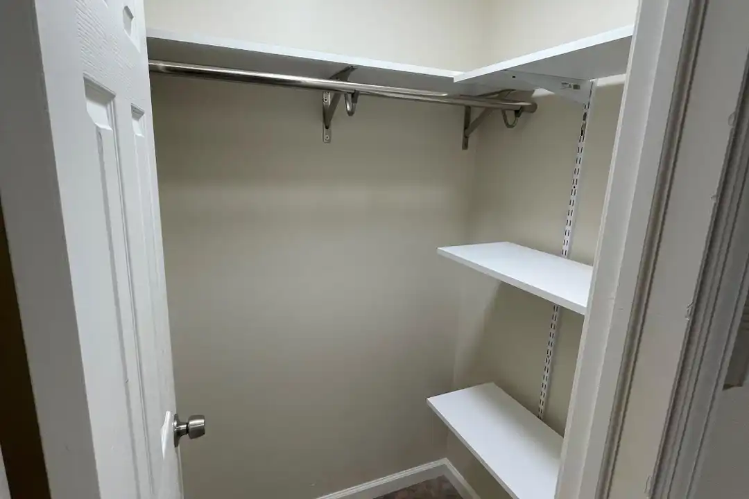 7258 Beacon Hill Dr - View 5