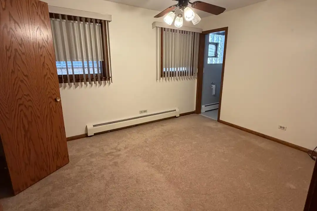 6614 W Devon Ave unit 1 - View 5