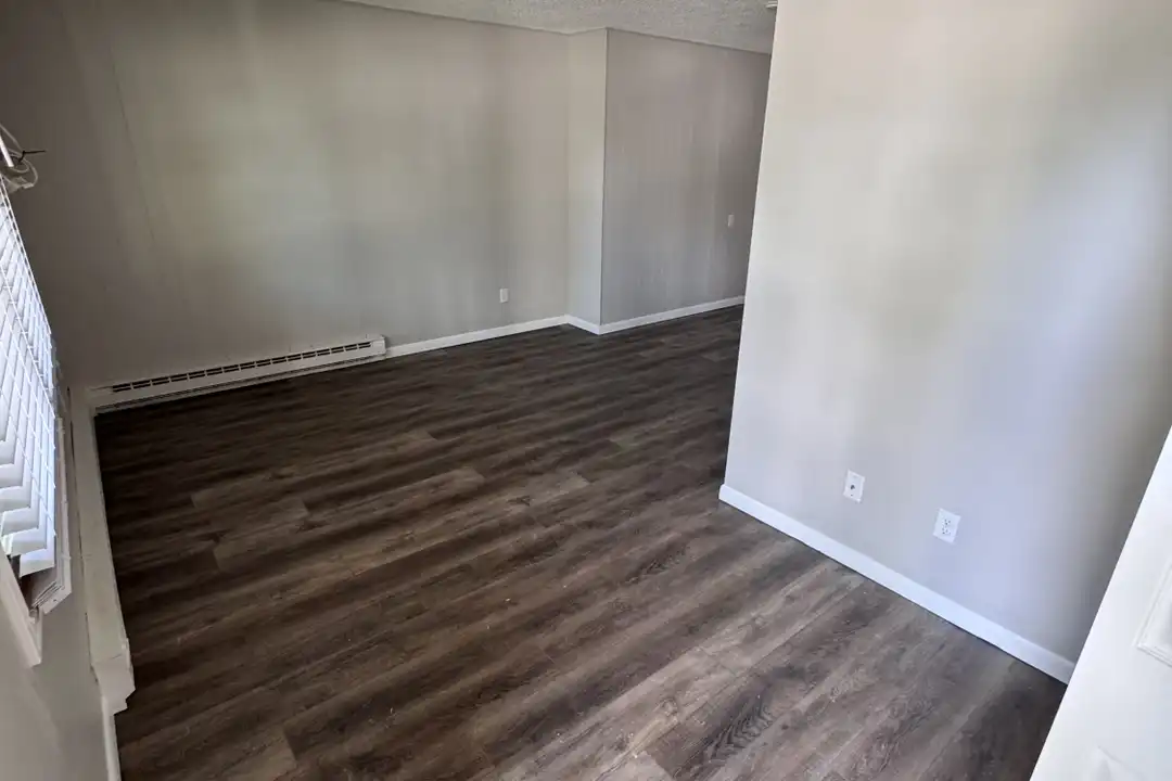 206 E Center St unit 11 – photo 1 of 11