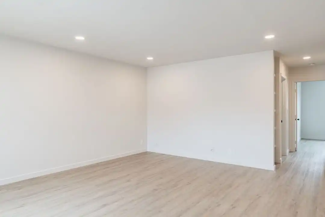 317 Tremont St unit 5 - More