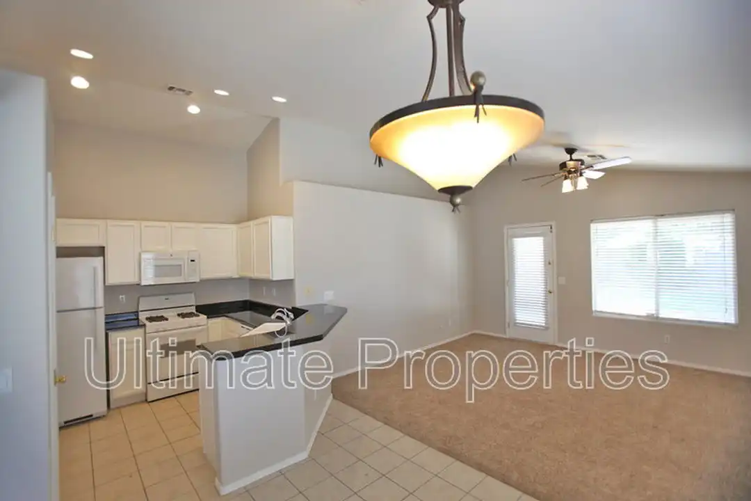 7725 W Foothill Dr - More