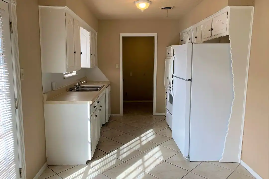 1001 SE Alta Ln - More