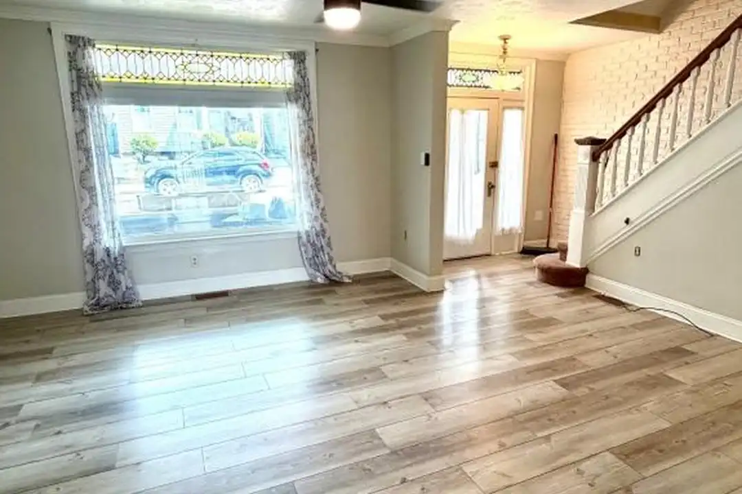 212 1st Ave - View 3