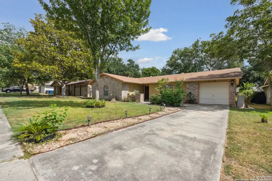 6738 Spring Manor St - View 3