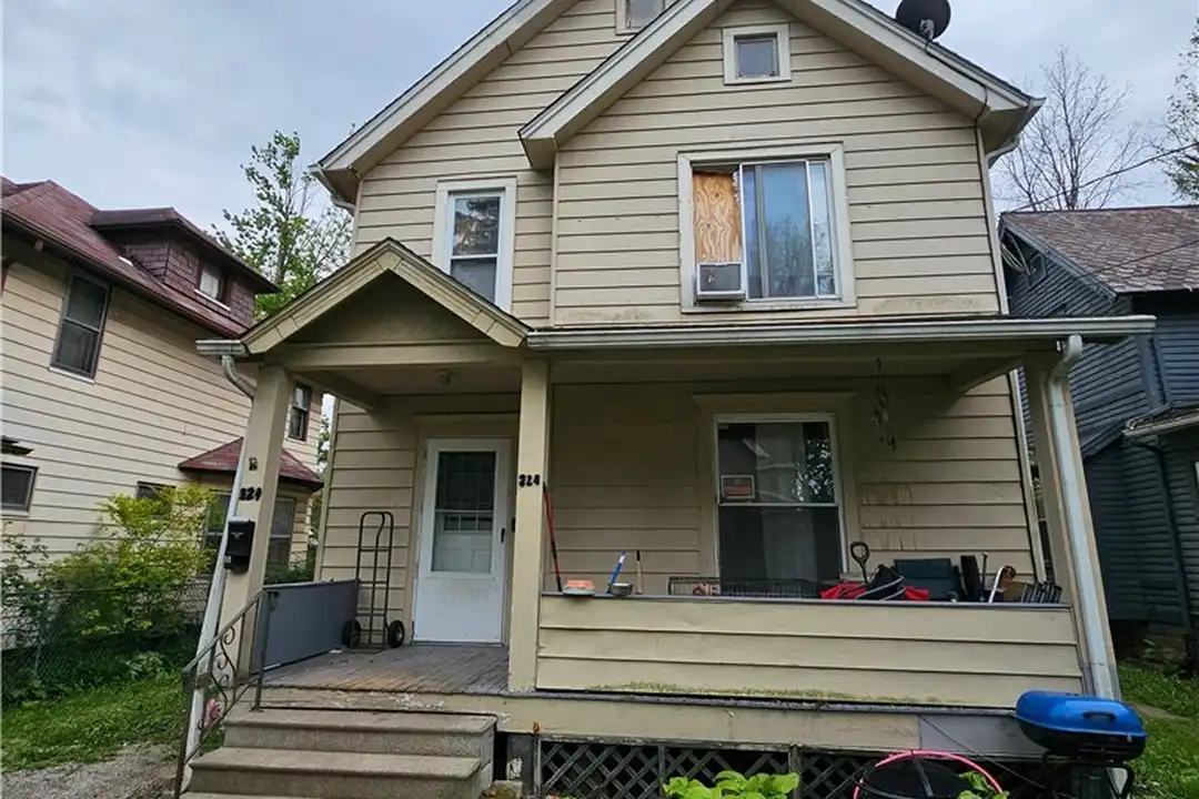 224 Gates Ave unit Rear – photo 1 of 20